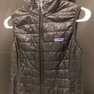 Patagonia black women’s vest